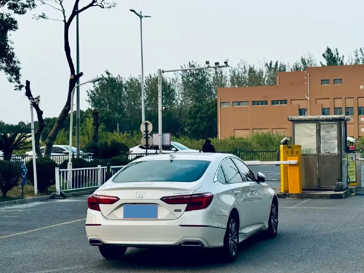 2019 Honda Inspire 1.5T 194HP L4 CVT,autocango,china used car exporter,china ev exporter,chinese used car exporter,chinese used ev exporter