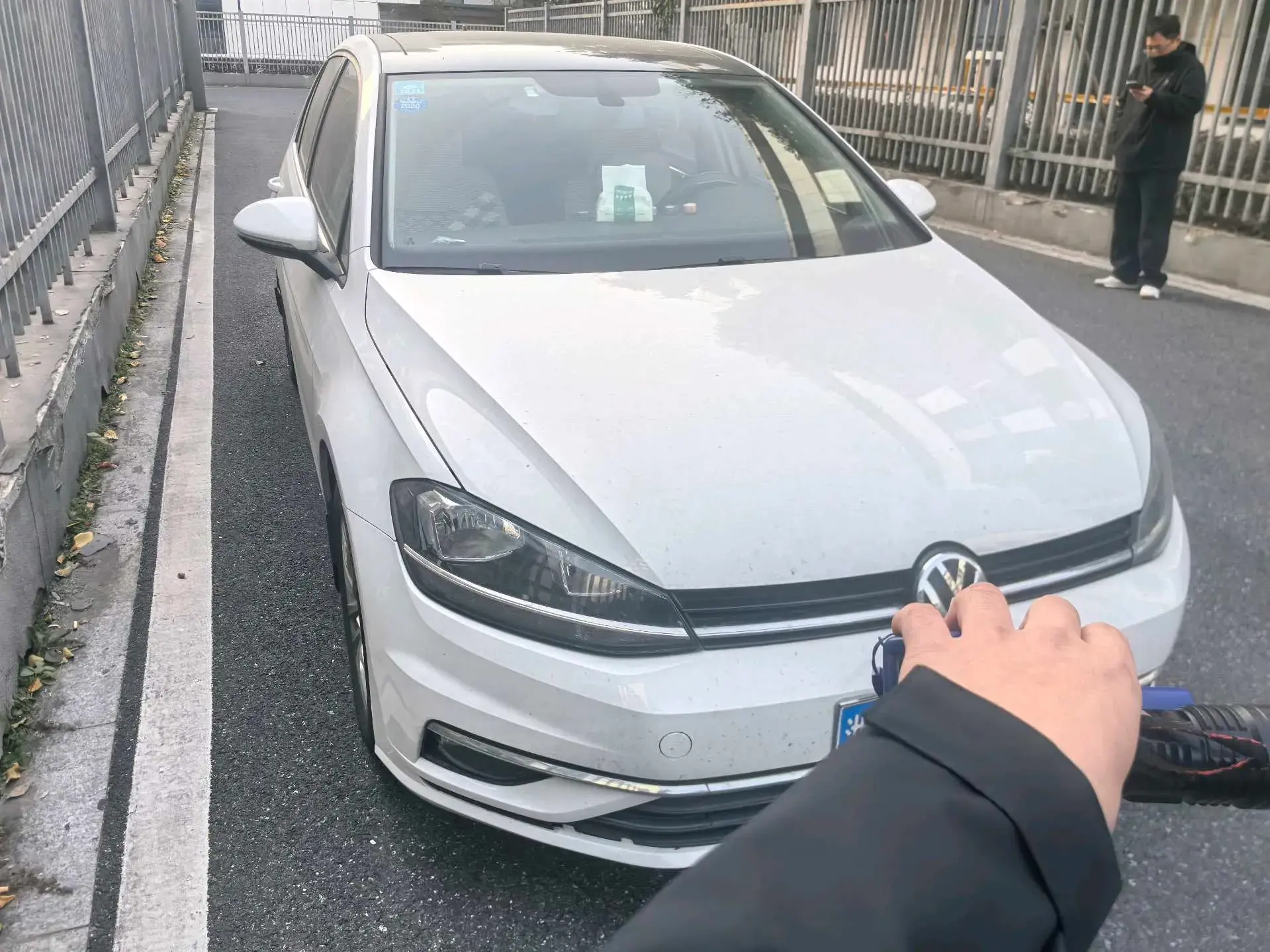 2019 VOLKSWAGEN GOLF thumbnail 3