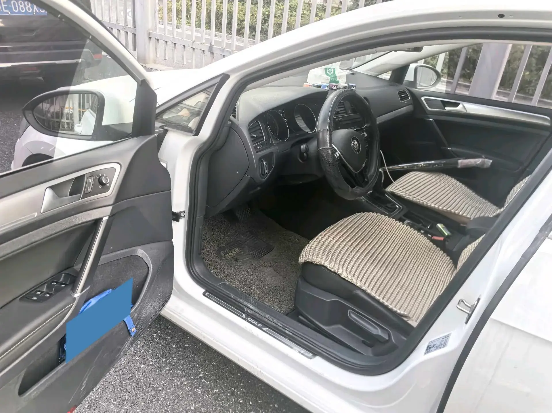 2019 VOLKSWAGEN GOLF thumbnail 4