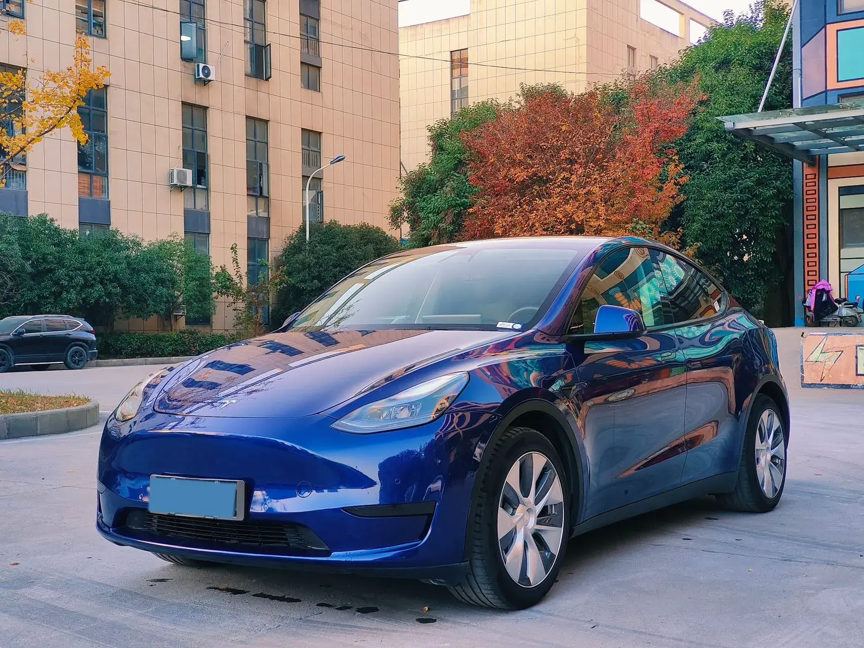 2022 TESLA MODEL view 1