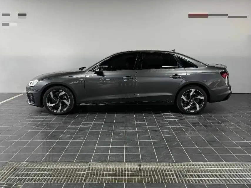 2023 AUDI A4L thumbnail 2