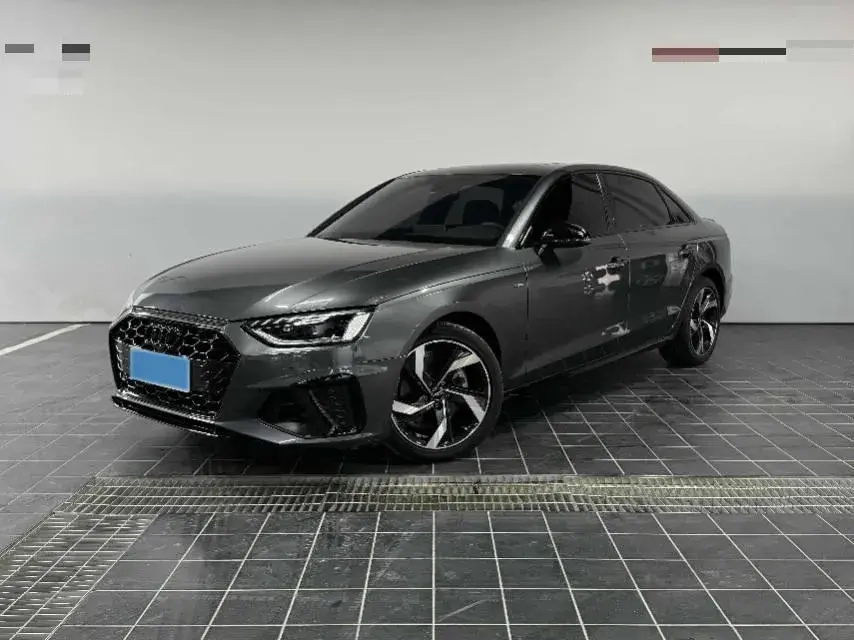 2023 AUDI A4L view 1