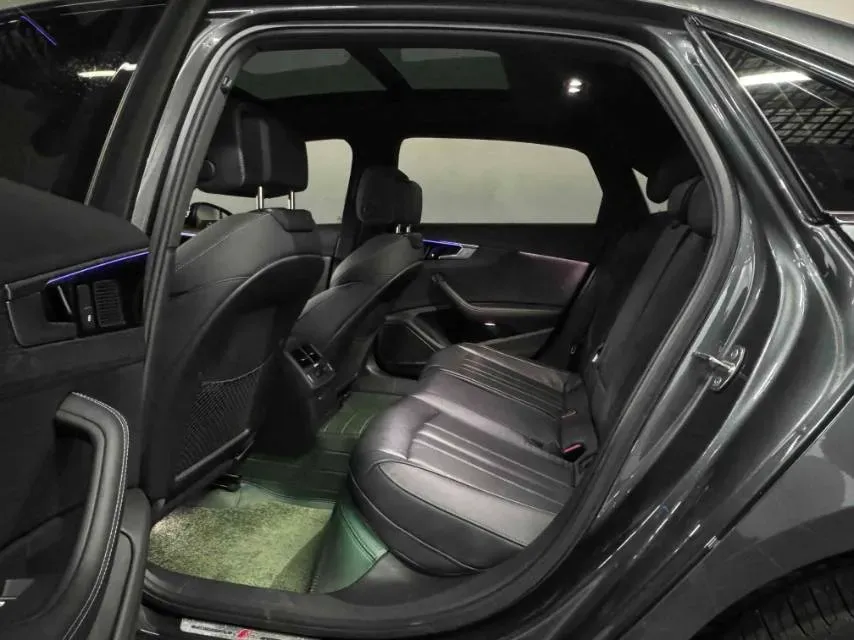 2023 Audi A4L 2.0T 190HP L4 7DCT,autocango,china used car exporter,china ev exporter,chinese used car exporter,chinese used ev exporter