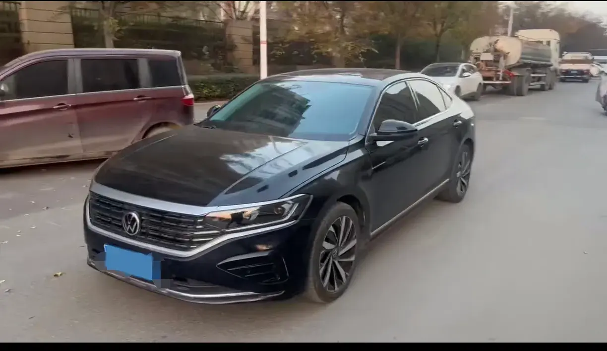 2022 Volkswagen Passat 2.0T 186HP L4 7DCT