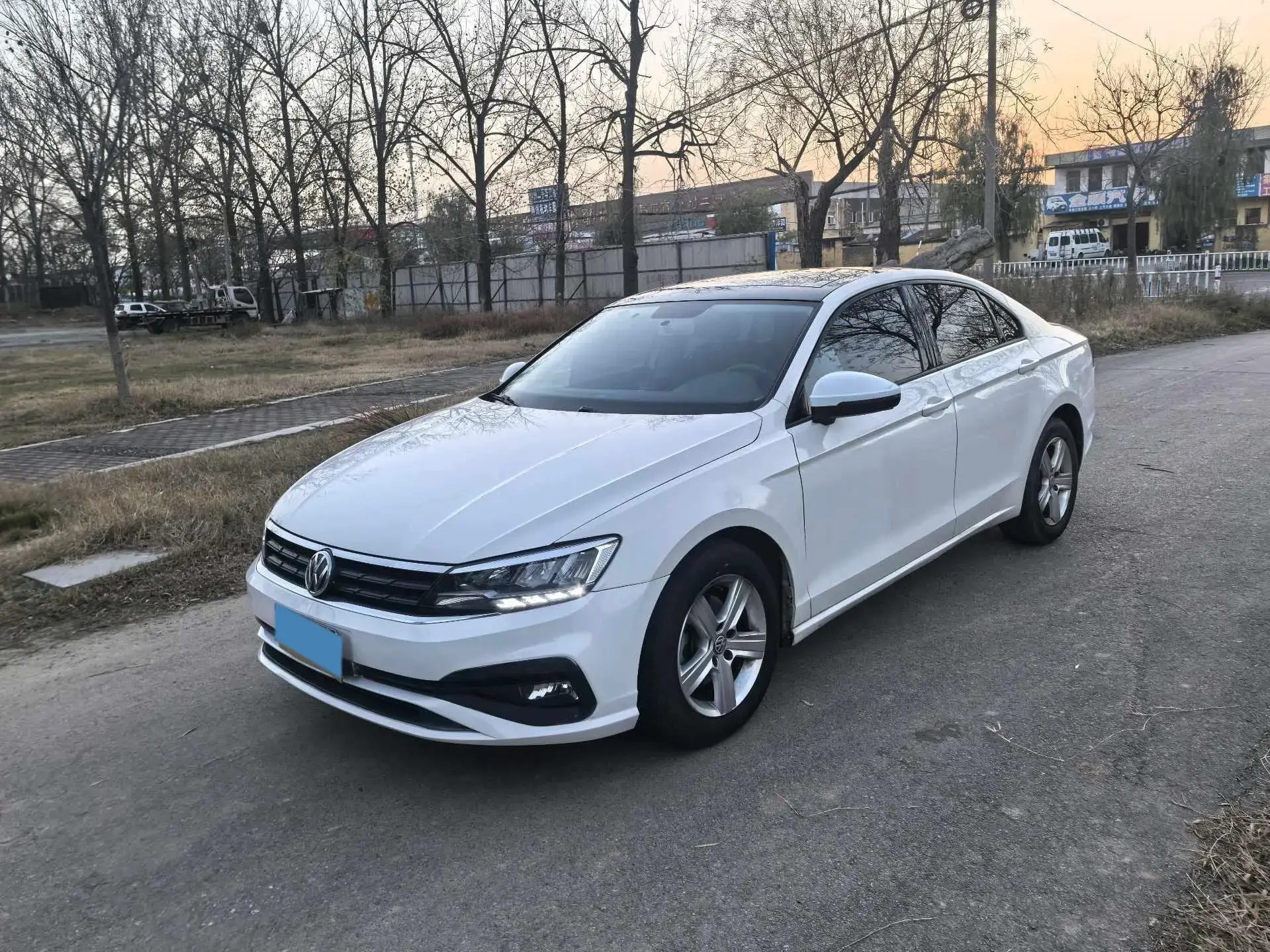 2021 VOLKSWAGEN LAMANDO view 1