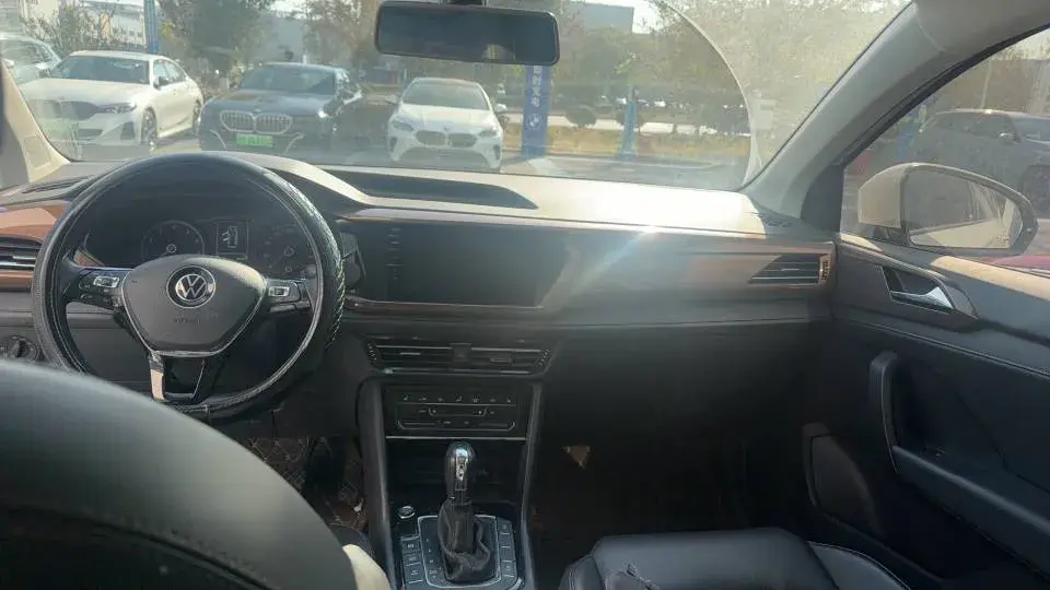 2021 VOLKSWAGEN THARU thumbnail 4