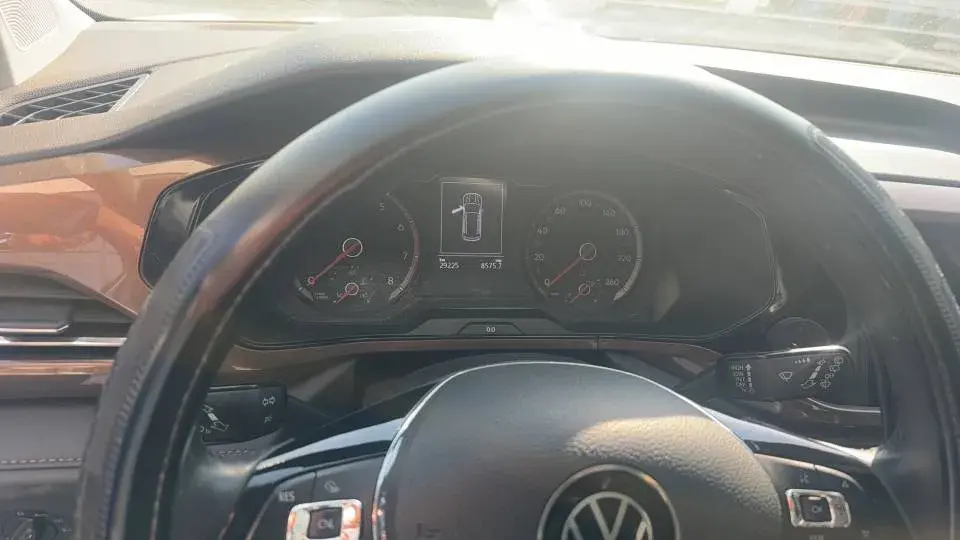 2021 VOLKSWAGEN THARU thumbnail 3