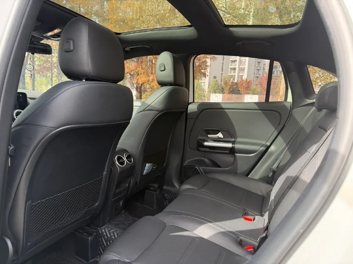 2022 Mercedes-Benz GLA Class 1.3T 163HP L4 7DCT,autocango,china used car exporter,china ev exporter,chinese used car exporter,chinese used ev exporter