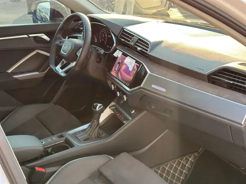 2021 AUDI Q3 thumbnail 2