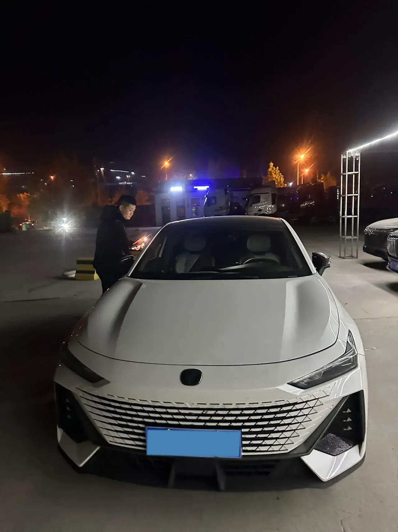 2022 CHANGAN UNI-V thumbnail 2