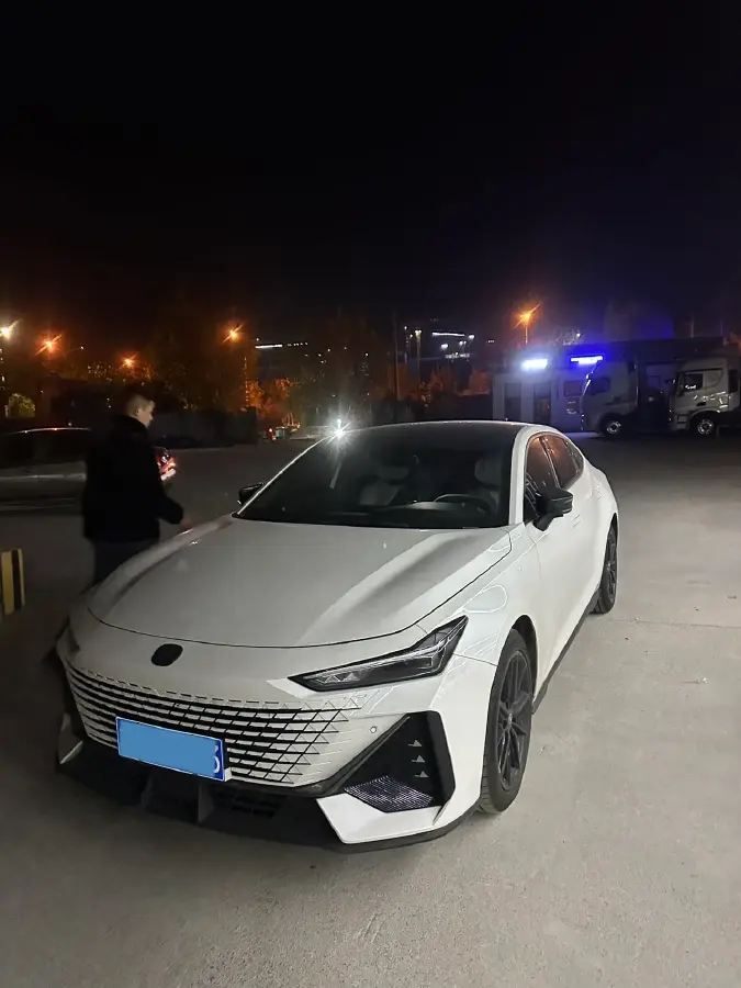 2022 ChangAn UNI-V 1.5T 188HP L4 7DCT