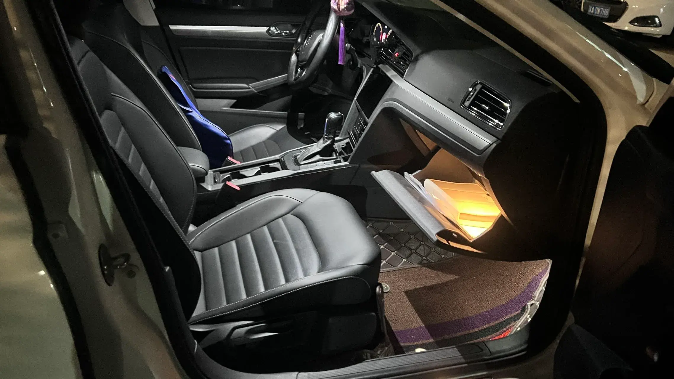 2021 VOLKSWAGEN LAMANDO thumbnail 4