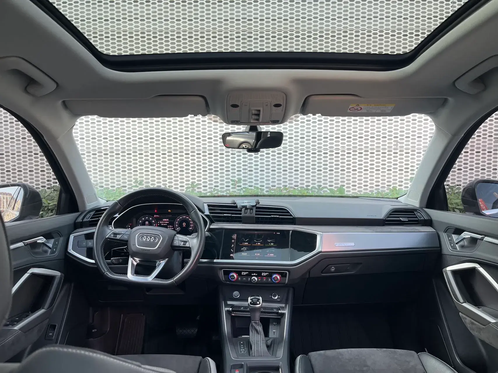 2020 AUDI Q3 thumbnail 3