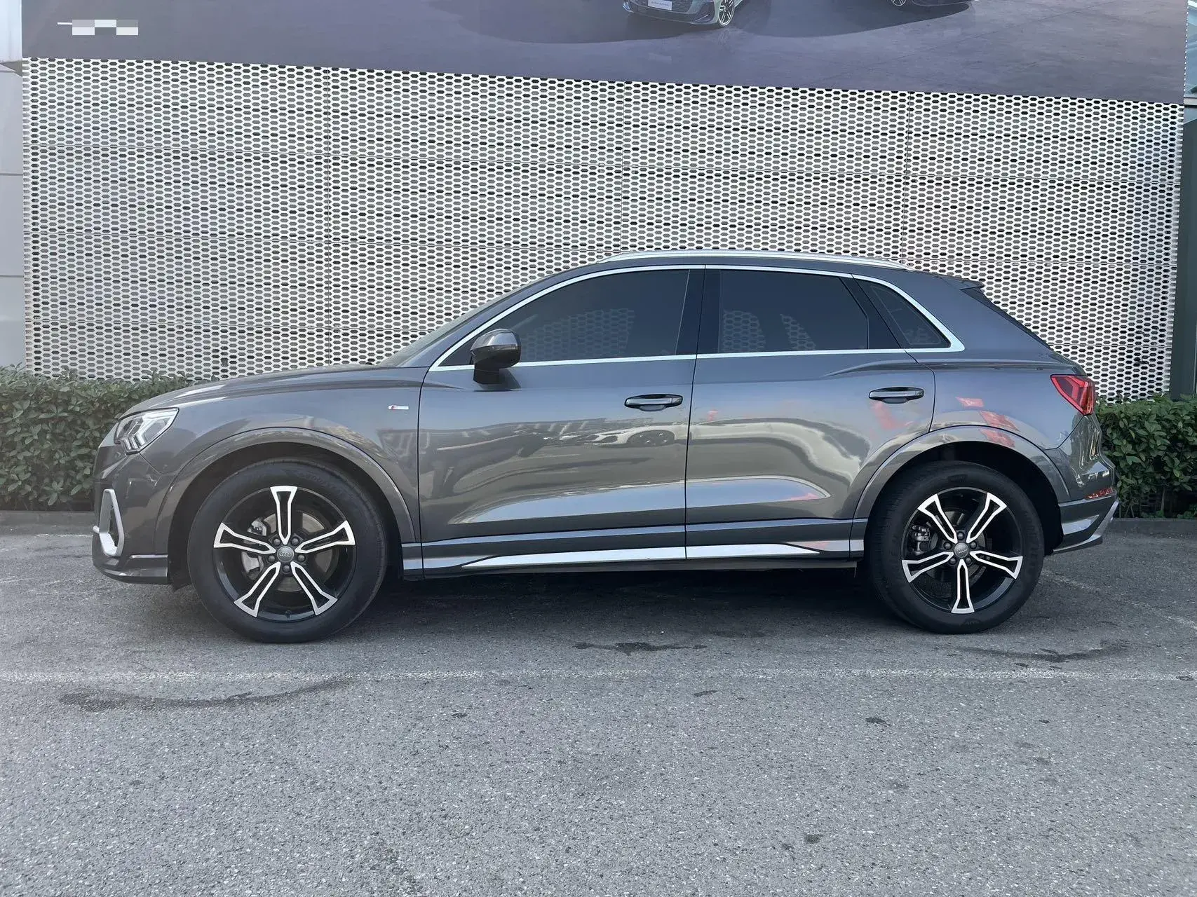 2020 AUDI Q3 thumbnail 2