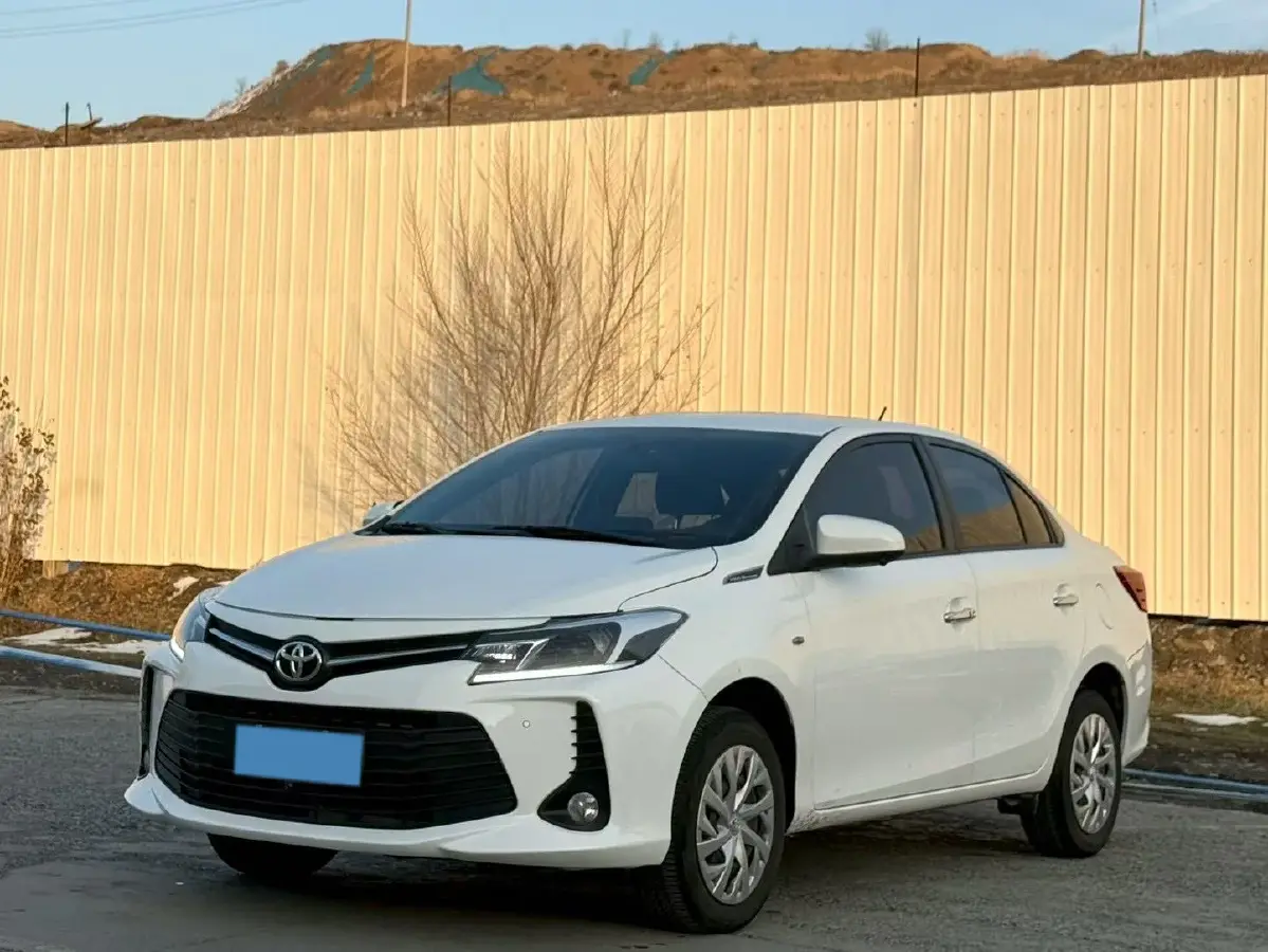 2022 Toyota Vios 1.5L 112HP L4 CVT