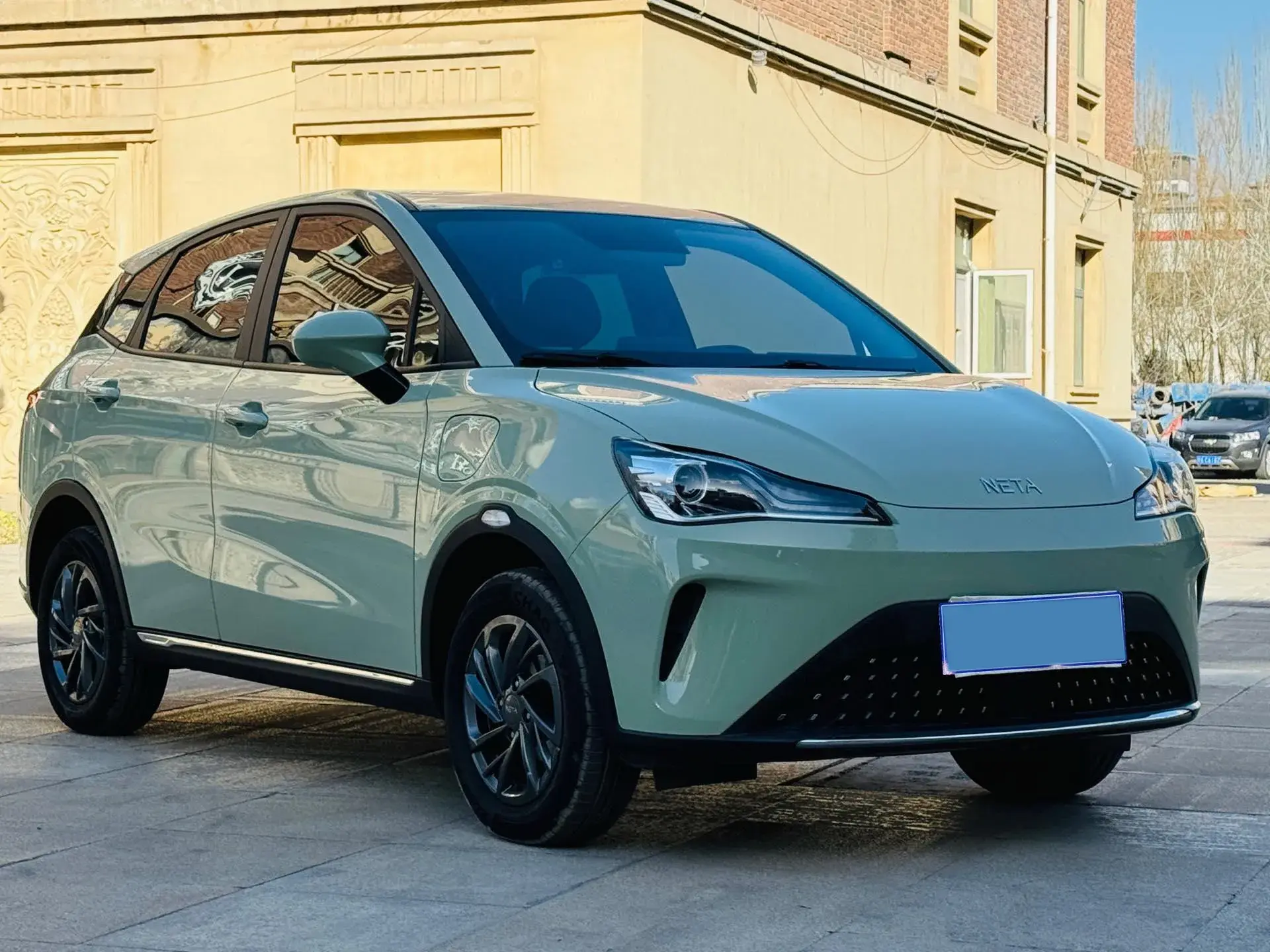 2023 NETA AYA thumbnail 3