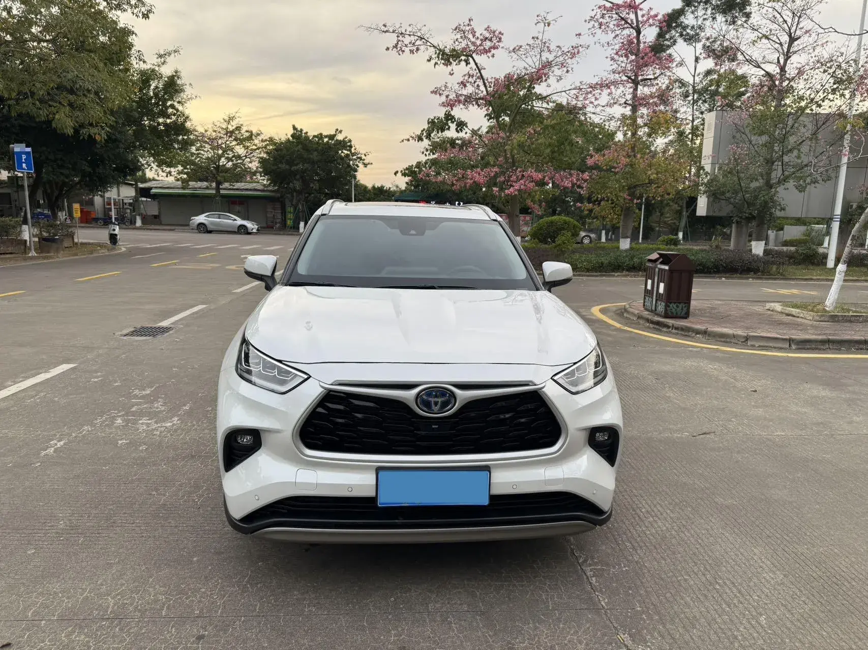 2023 TOYOTA HIGHLANDER thumbnail 2