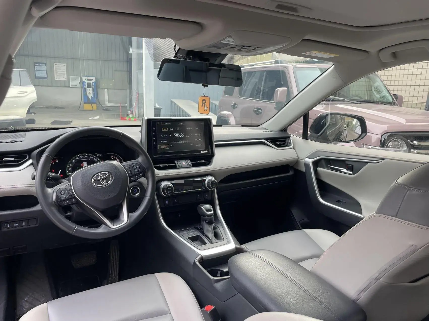 2020 TOYOTA RAV4 thumbnail 4