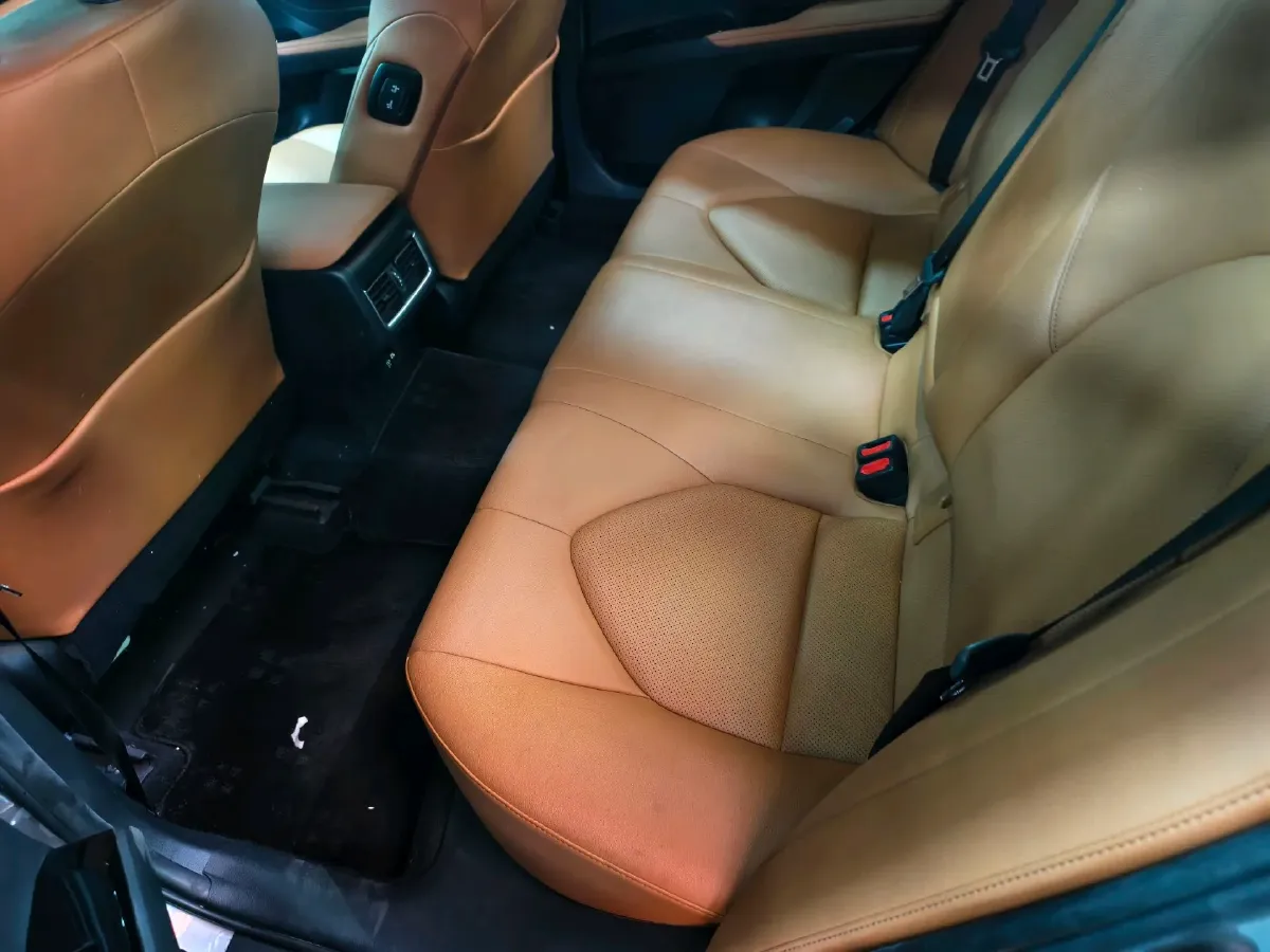 2021 Toyota Camry 2.5L 209HP L4 8AT,autocango,china used car exporter,china ev exporter,chinese used car exporter,chinese used ev exporter