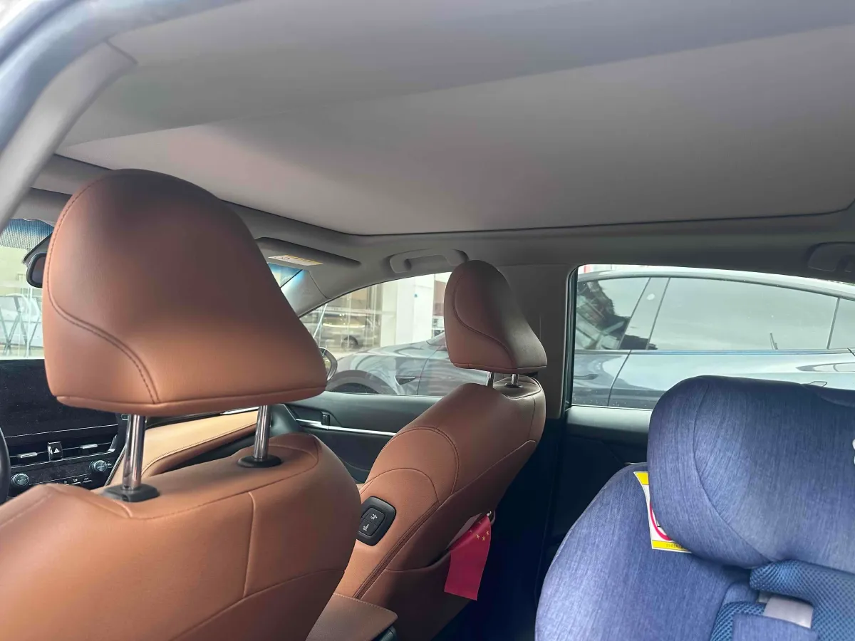 2021 Toyota Camry 2.5L 209HP L4 8AT,autocango,china used car exporter,china ev exporter,chinese used car exporter,chinese used ev exporter