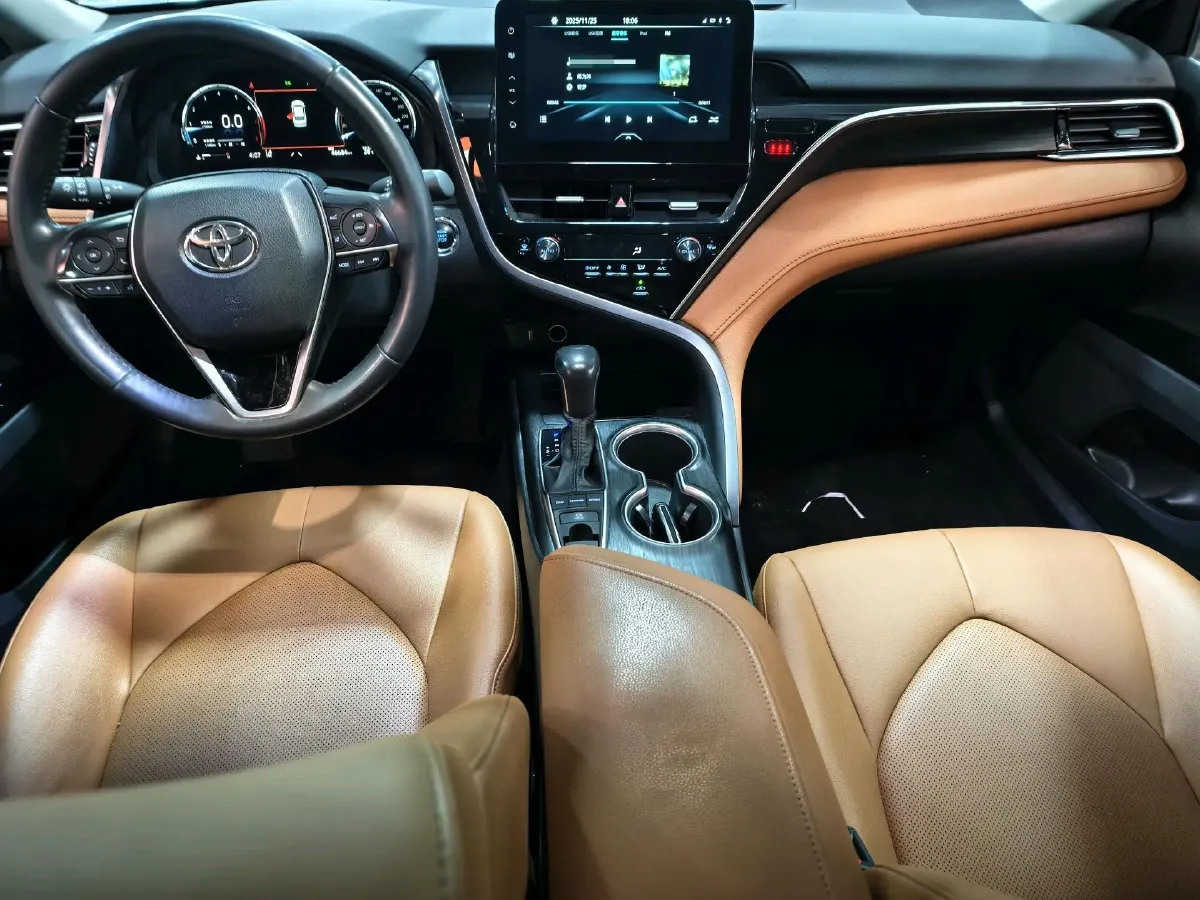 2021 Toyota Camry 2.5L 209HP L4 8AT,autocango,china used car exporter,china ev exporter,chinese used car exporter,chinese used ev exporter