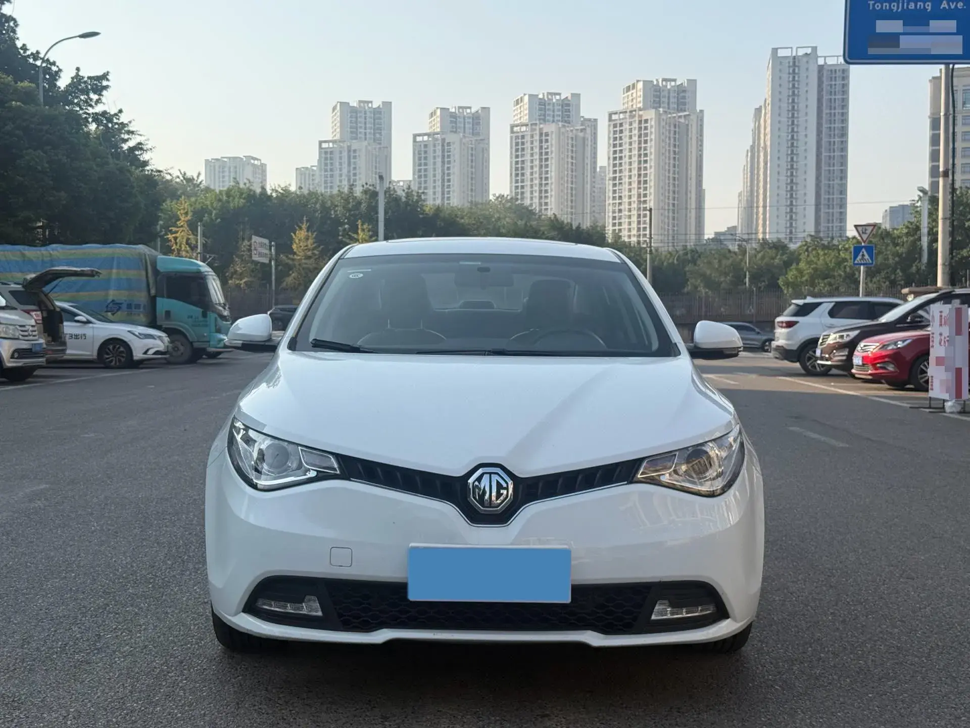 2016 MG GT thumbnail 2