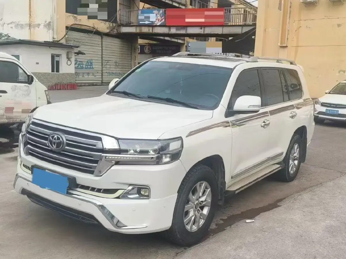 2015 Toyota Land Cruiser 4.6L 310HP V8 6AT