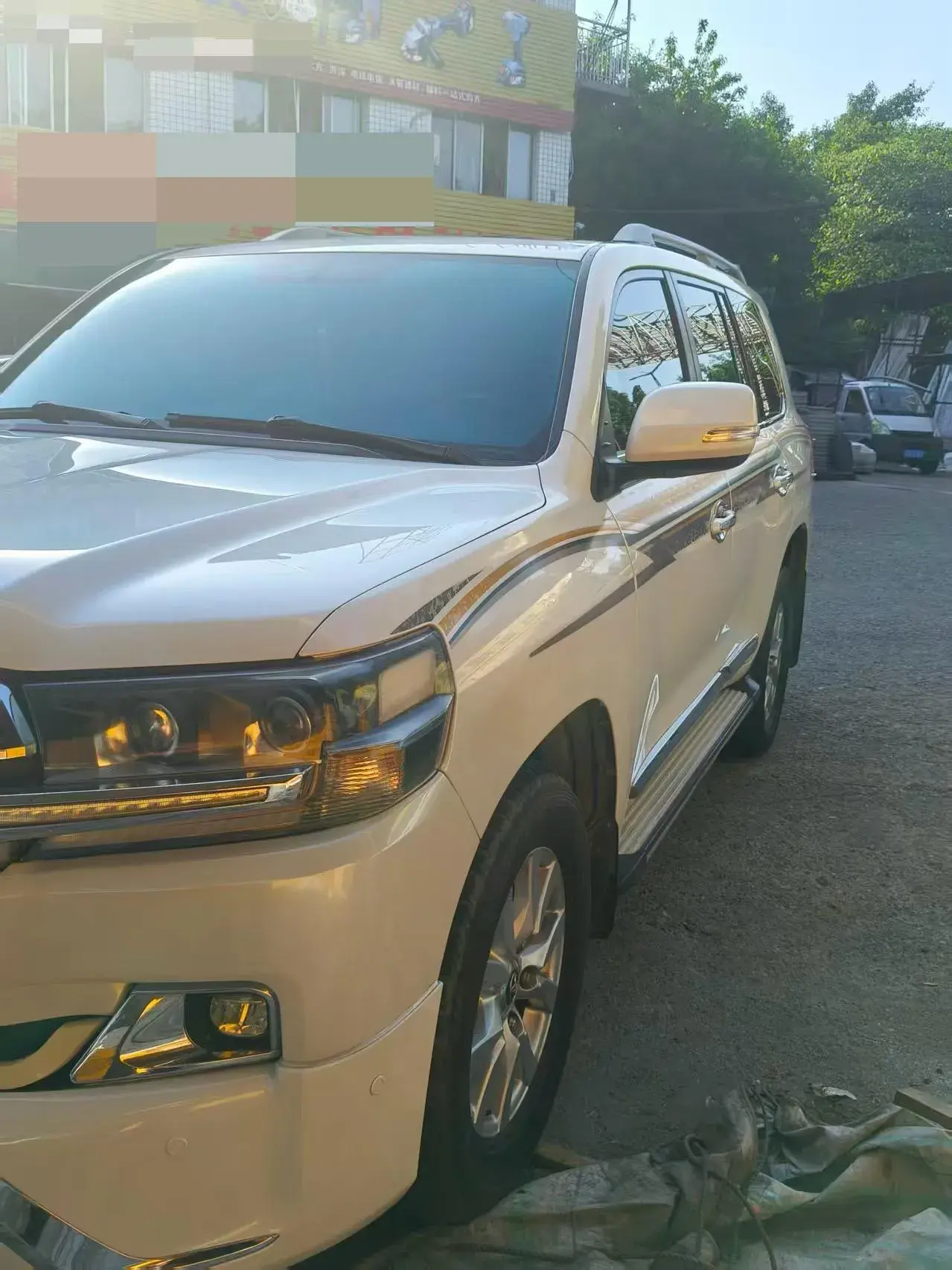 2015 TOYOTA LAND thumbnail 4