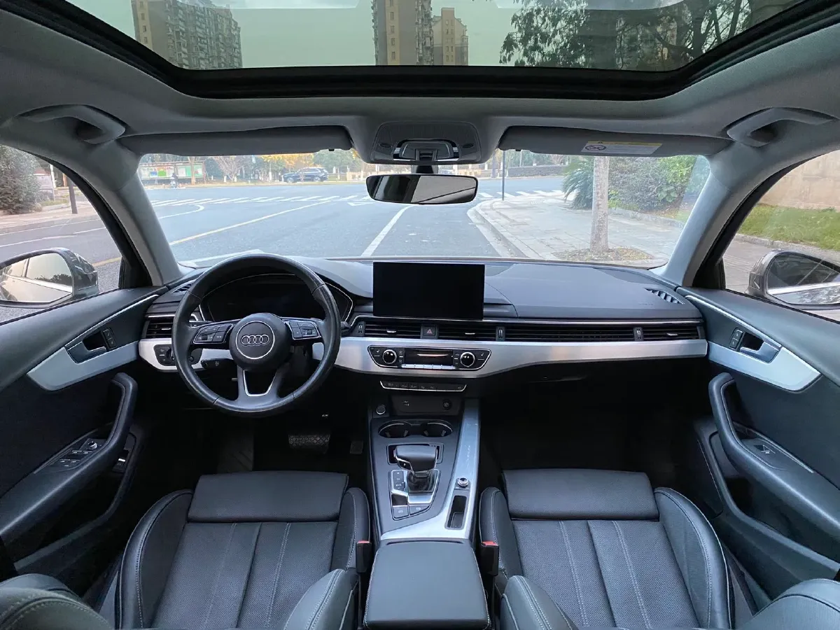 2020 Audi A4L 2.0T 190HP L4 7DCT,autocango,china used car exporter,china ev exporter,chinese used car exporter,chinese used ev exporter