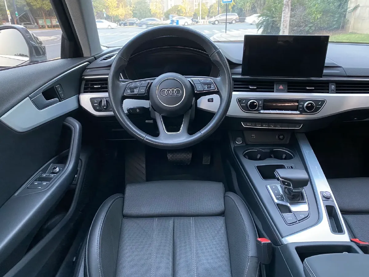 2020 Audi A4L 2.0T 190HP L4 7DCT,autocango,china used car exporter,china ev exporter,chinese used car exporter,chinese used ev exporter