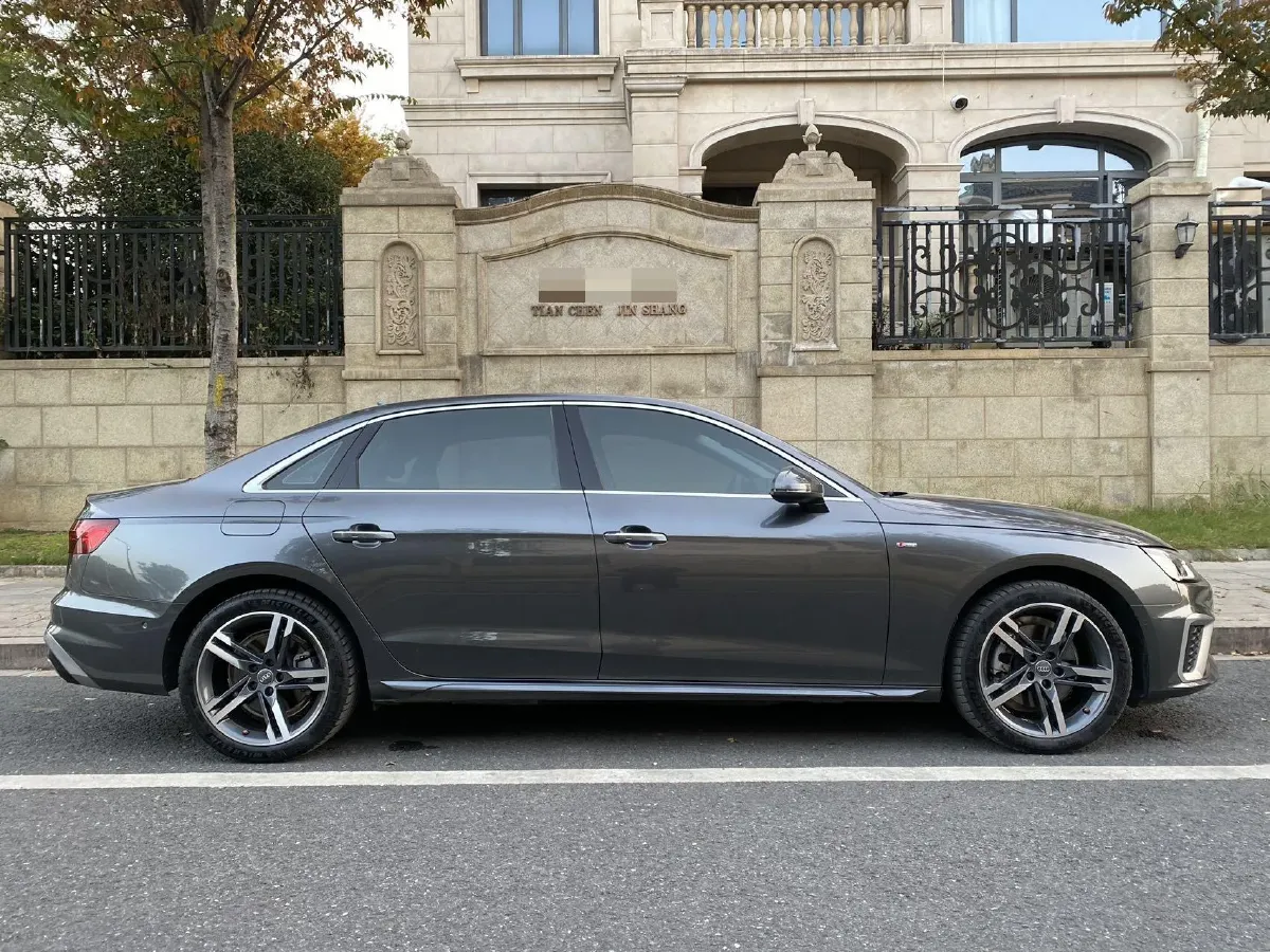2020 Audi A4L 2.0T 190HP L4 7DCT,autocango,china used car exporter,china ev exporter,chinese used car exporter,chinese used ev exporter