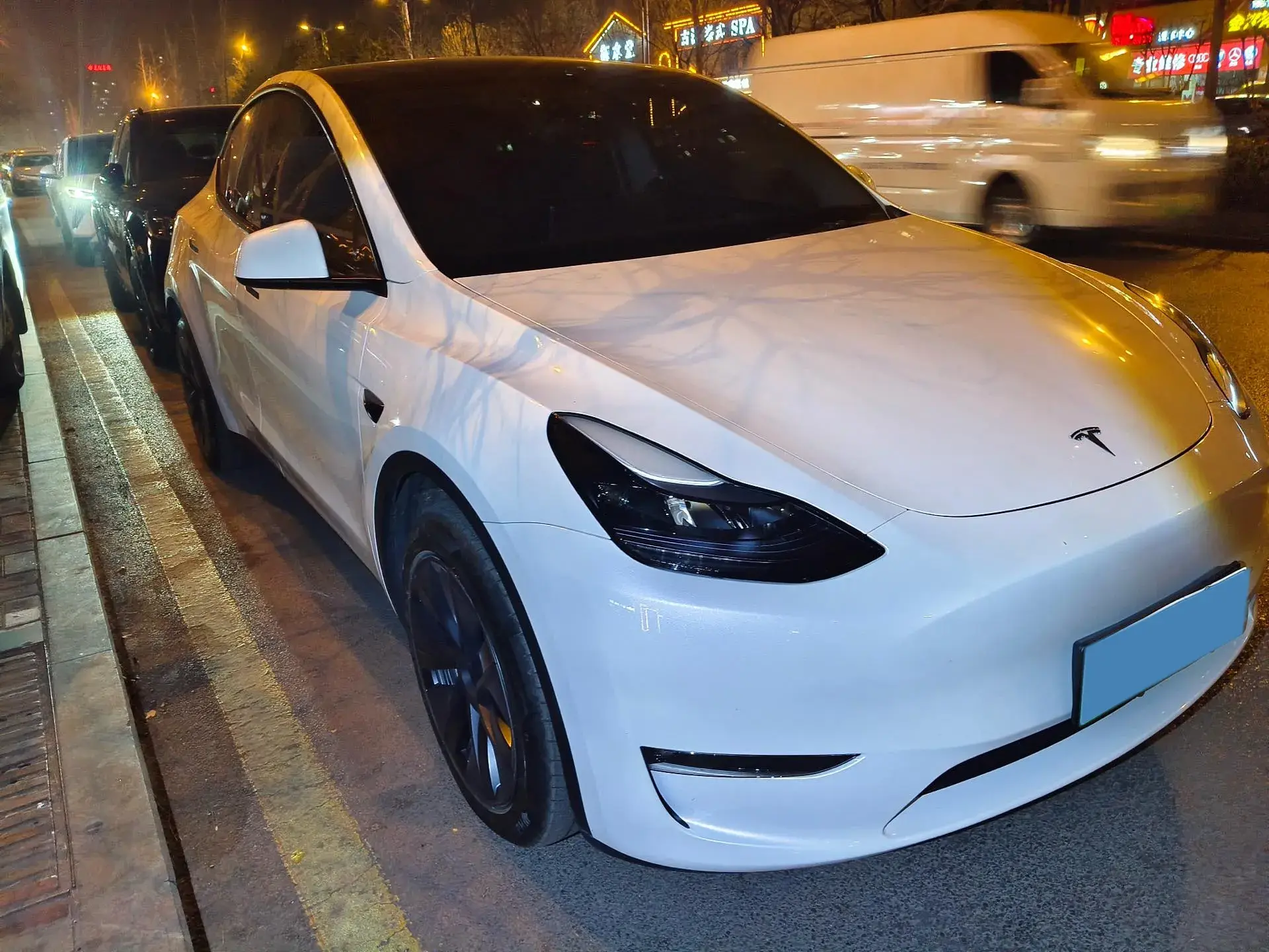 2024 TESLA MODEL thumbnail 3