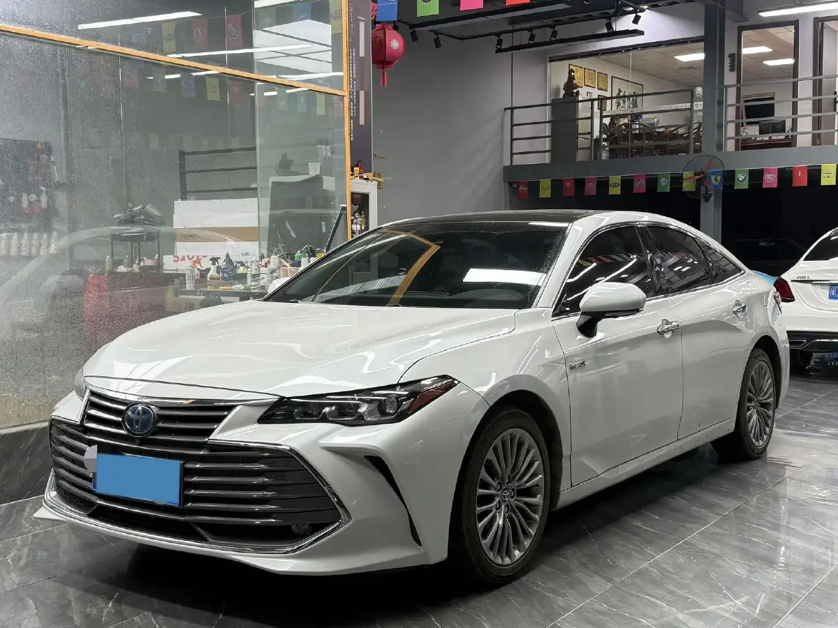 2022 Toyota Avalon 2.5L 178HP L4 E-CVT Hybrid