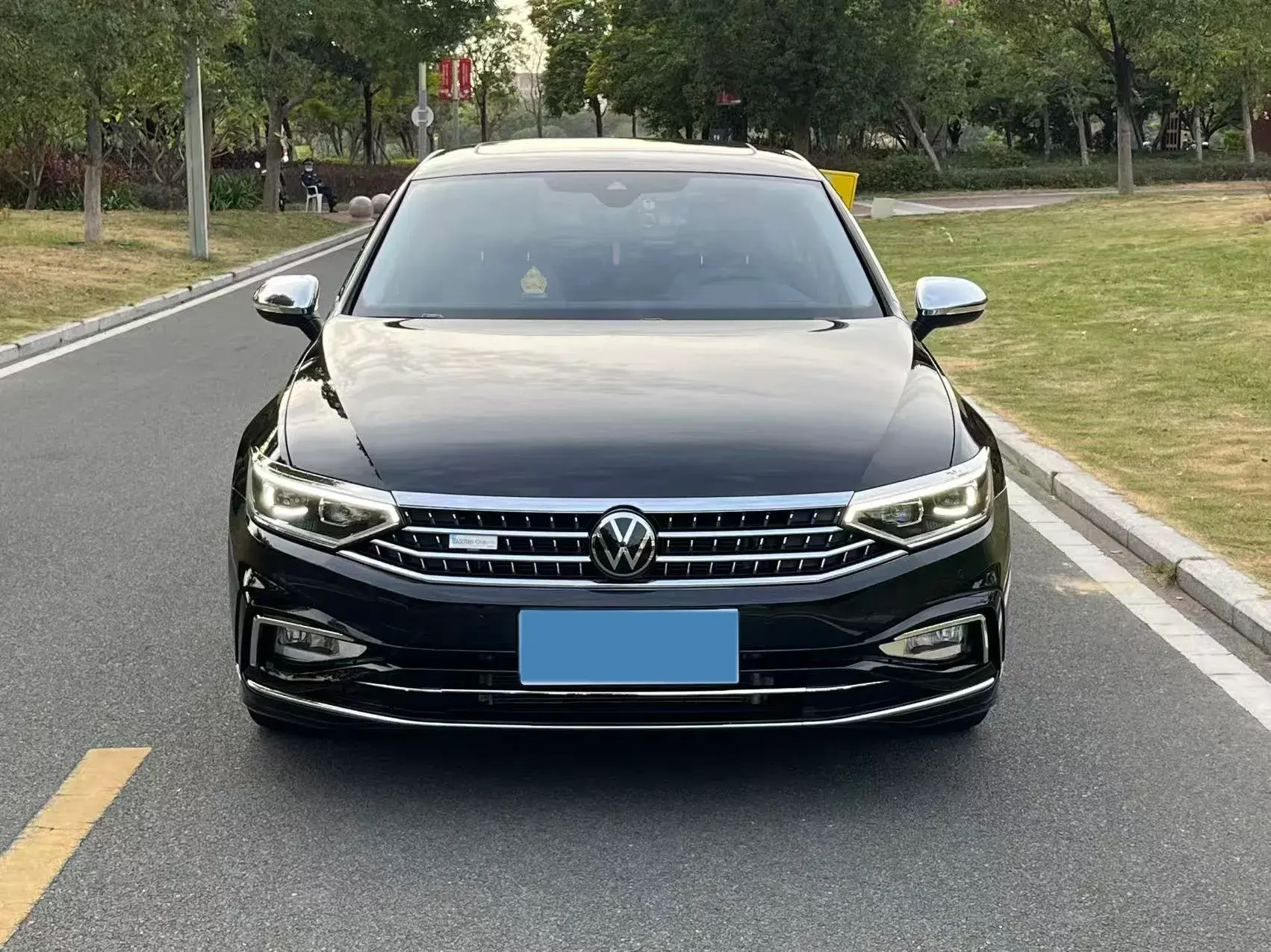 2023 VOLKSWAGEN MAGOTAN thumbnail 2