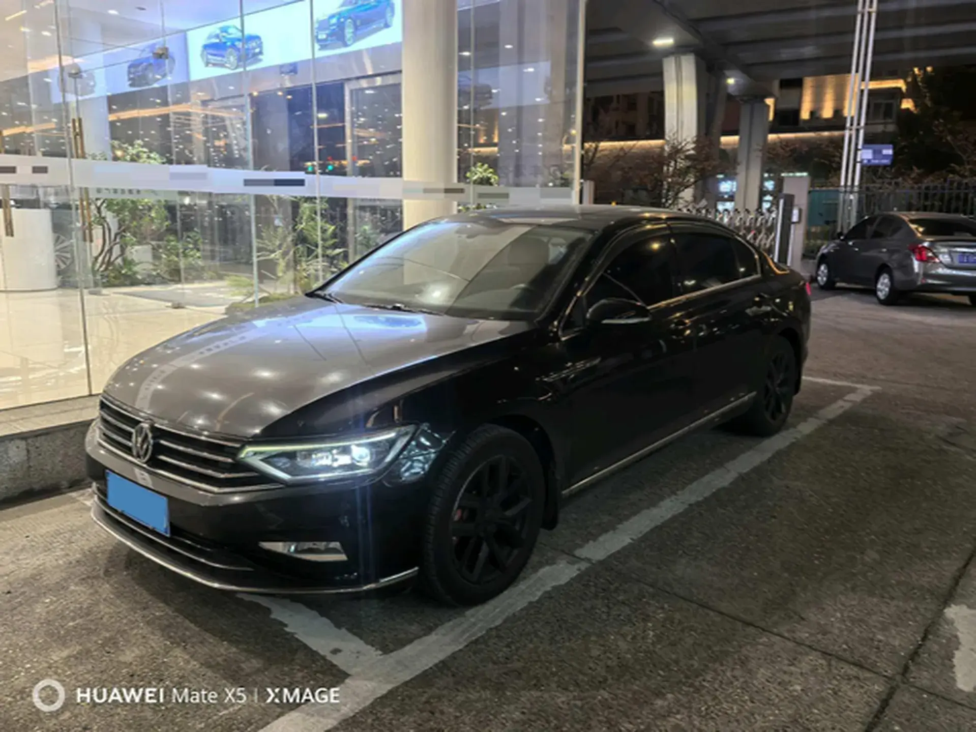 2020 VOLKSWAGEN MAGOTAN view 1