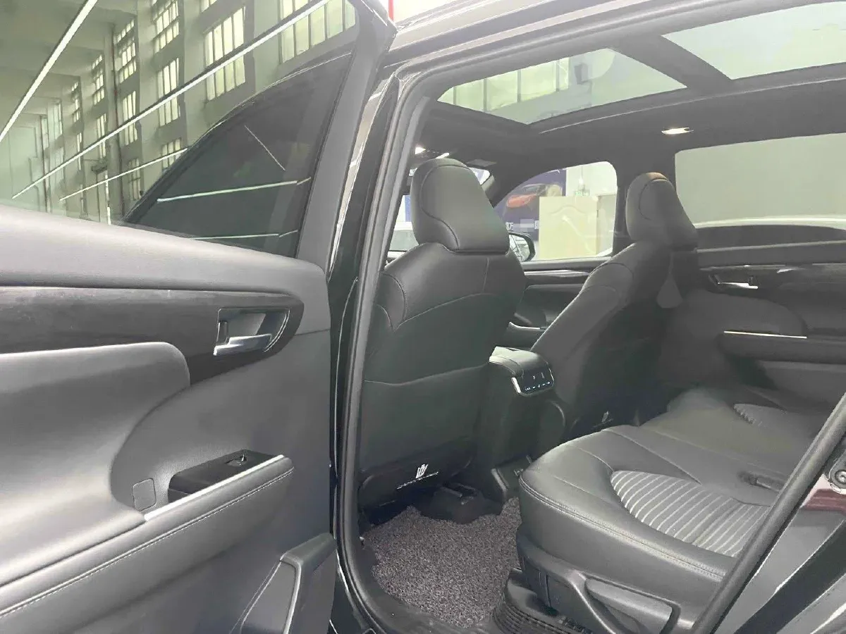 2022 Toyota Crown Kluger 2.5L 192HP L4 E-CVT Hybrid,autocango,china used car exporter,china ev exporter,chinese used car exporter,chinese used ev exporter