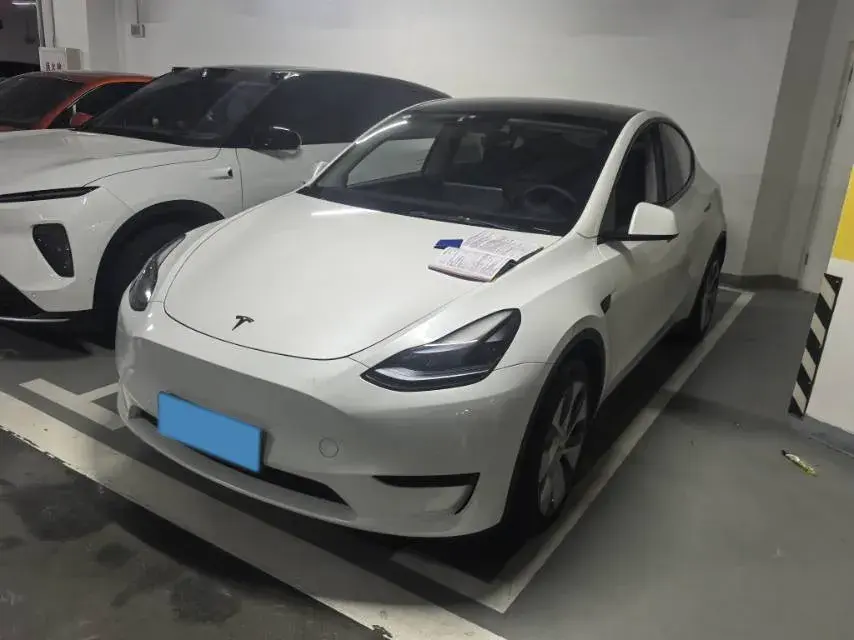 2022 TESLA MODEL view 1