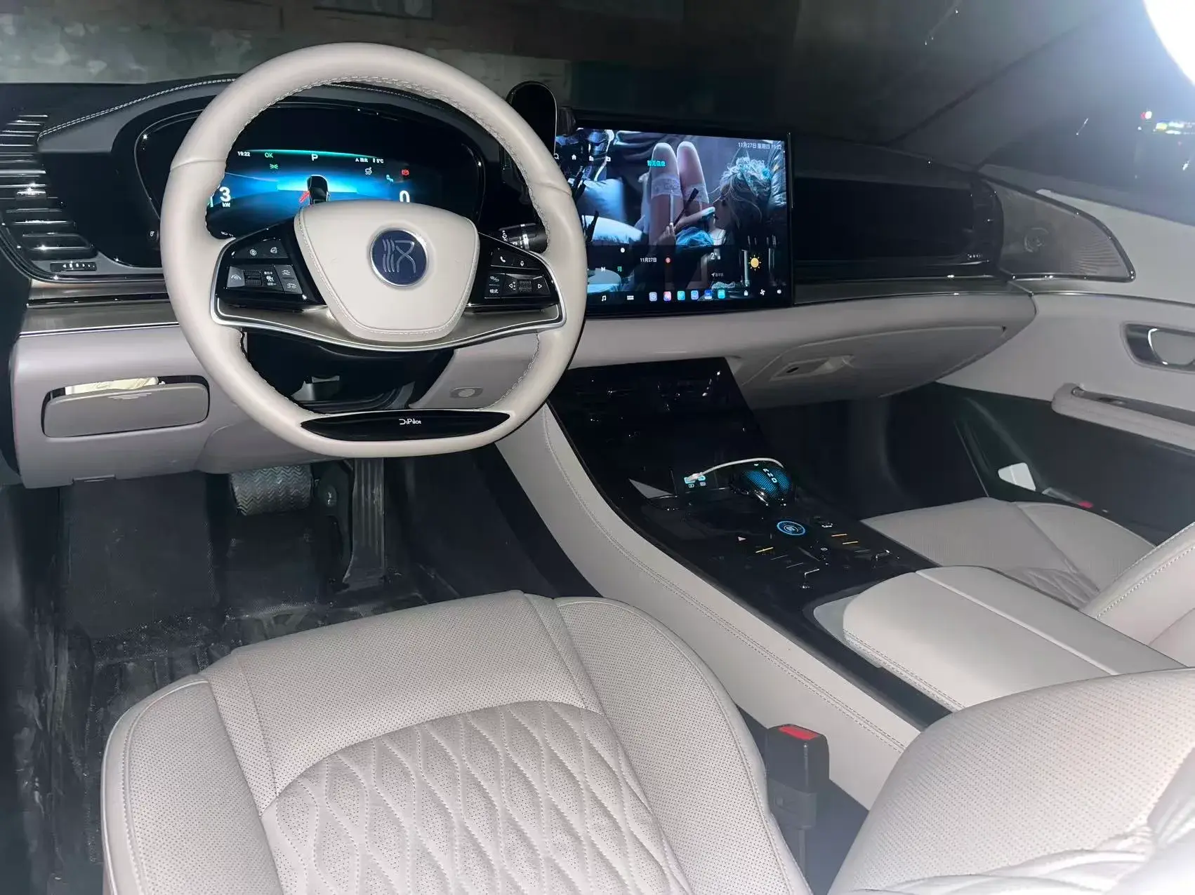 2024 BYD HAN thumbnail 3