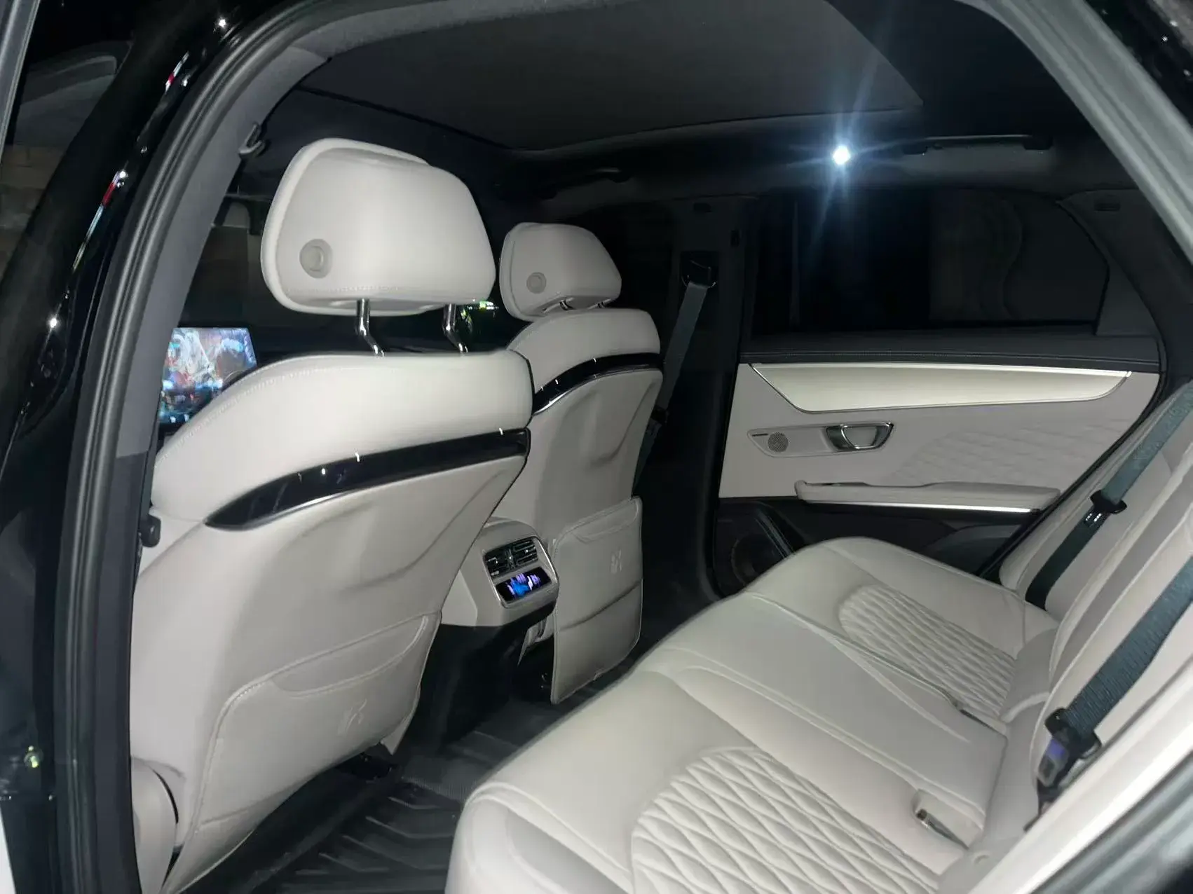 2024 BYD HAN thumbnail 4