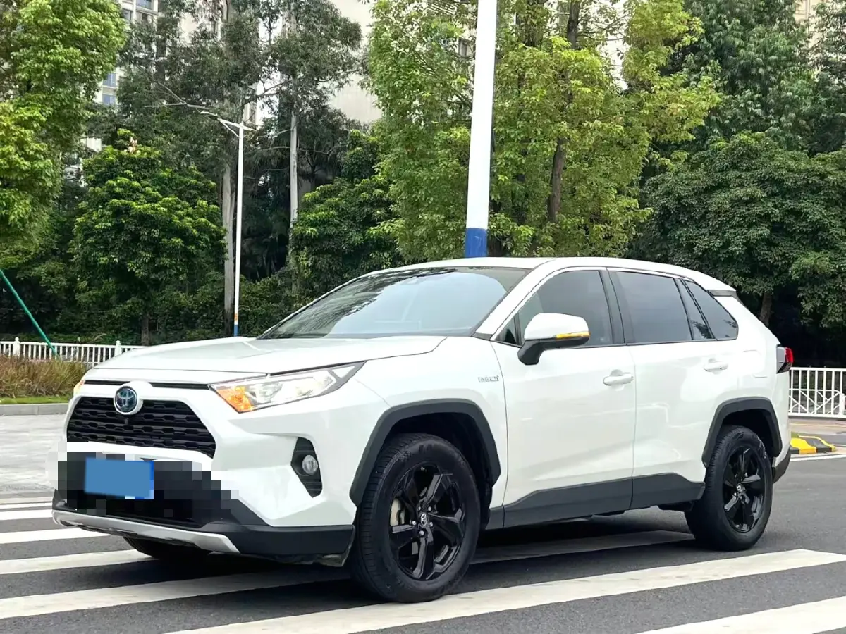 2020 Toyota RAV4 2.5L 178HP L4 E-CVT Hybrid