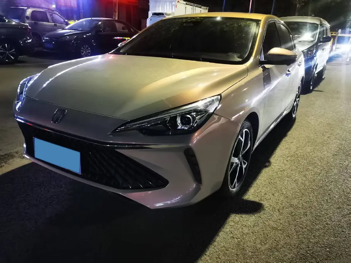 2023 Roewe i5 1.5L 129HP L4 CVT