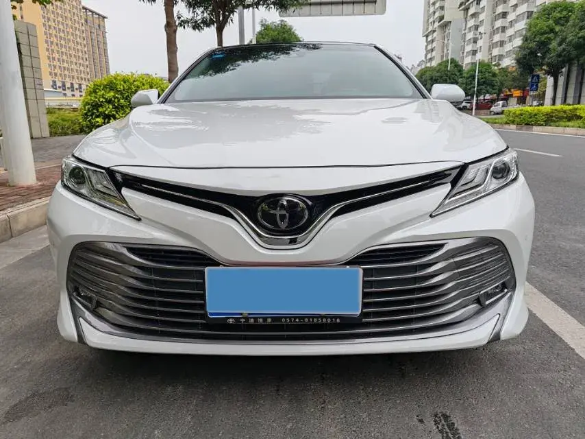 2019 TOYOTA CAMRY thumbnail 2