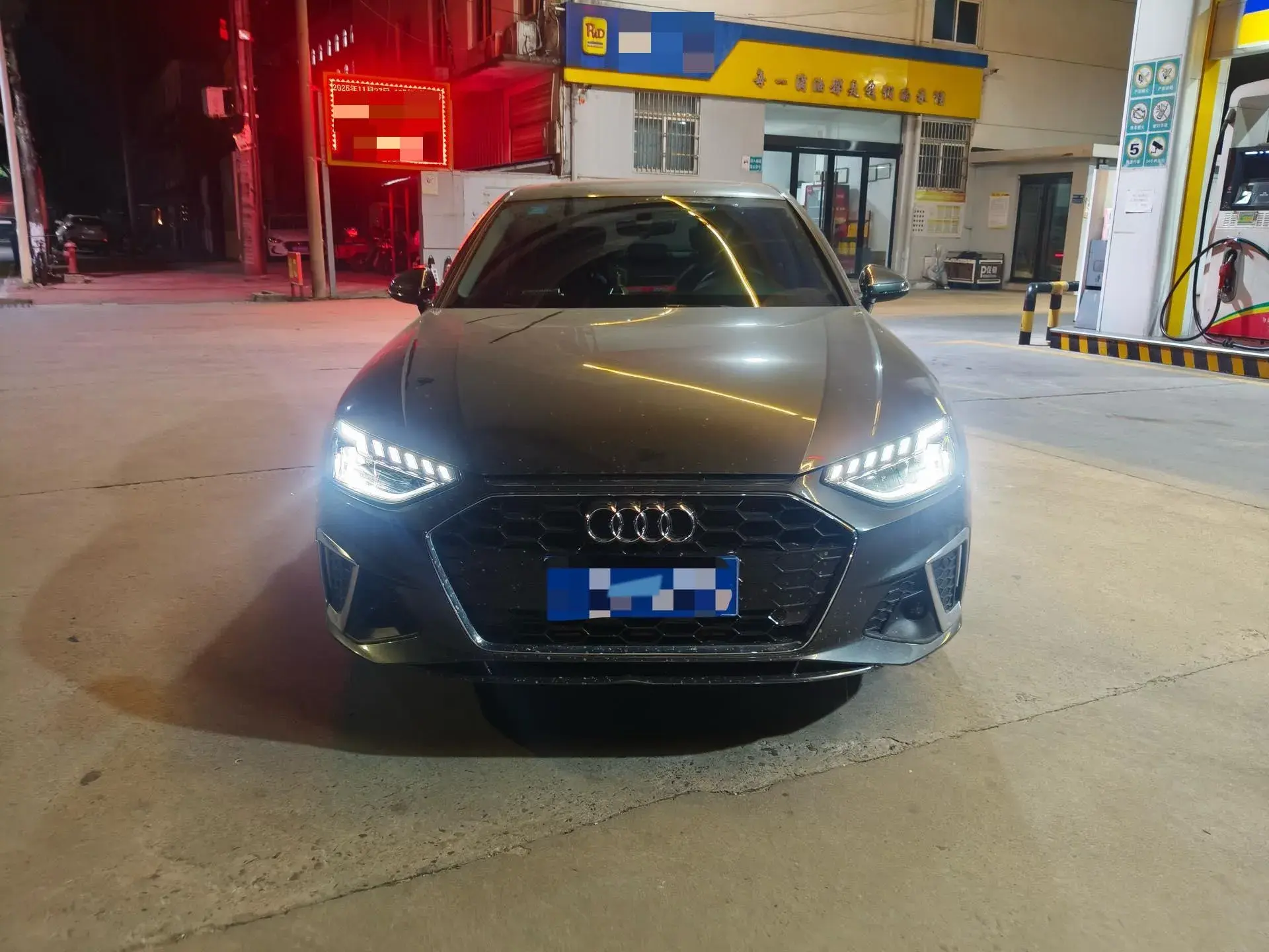 2020 AUDI A4L thumbnail 2