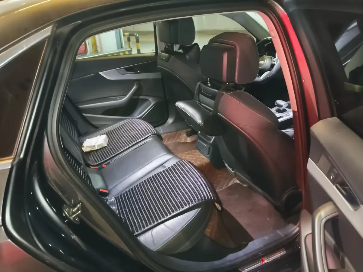 2020 Audi A4L 2.0T 150HP L4 7DCT,autocango,china used car exporter,china ev exporter,chinese used car exporter,chinese used ev exporter