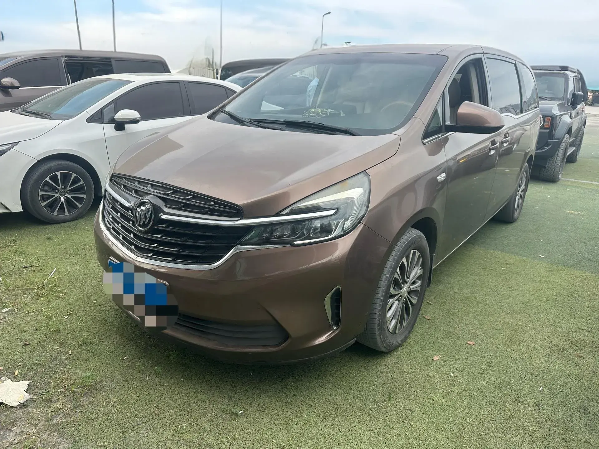 2020 BUICK GL8 view 1