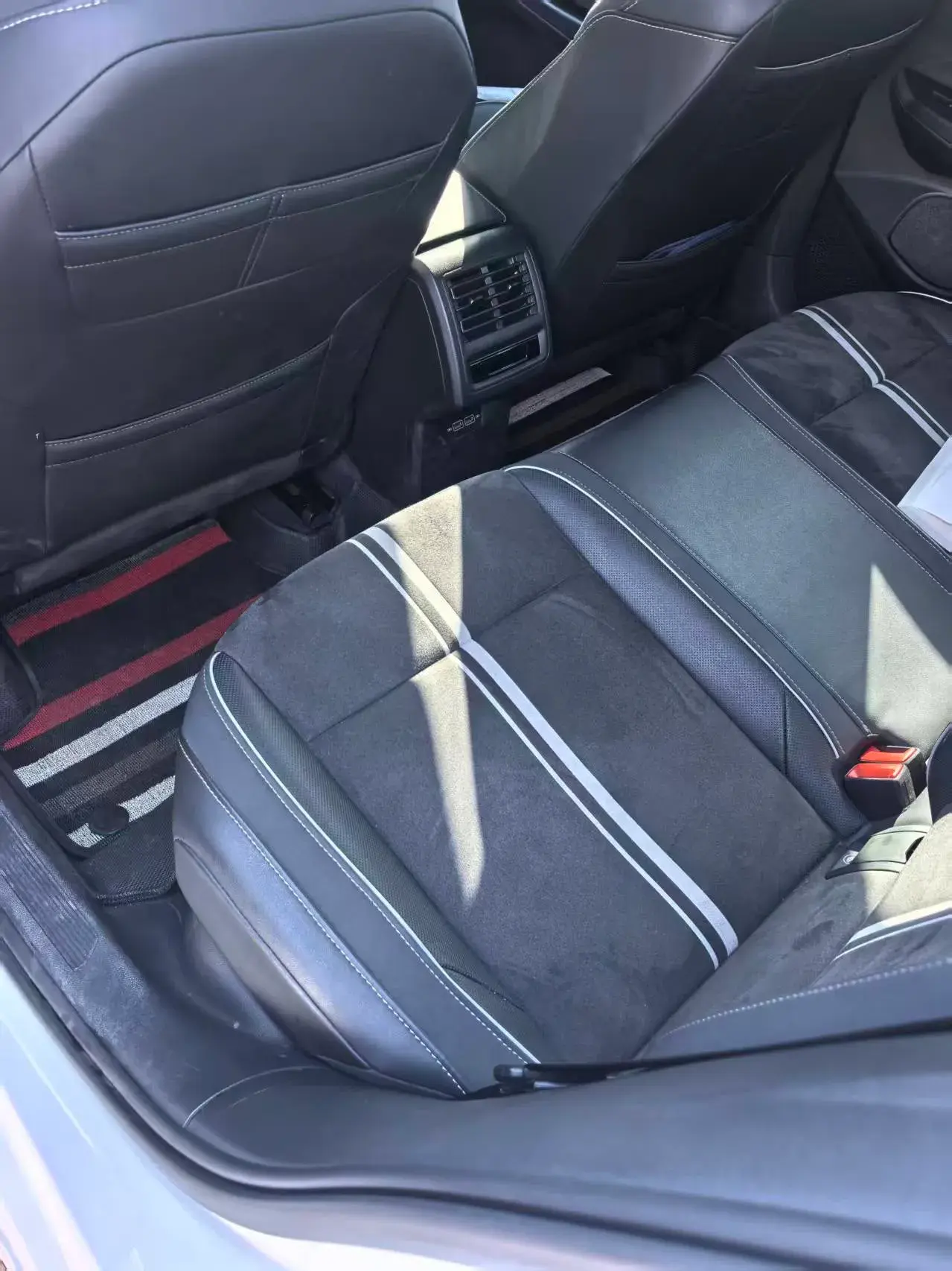 2023 VOLKSWAGEN GOLF thumbnail 4