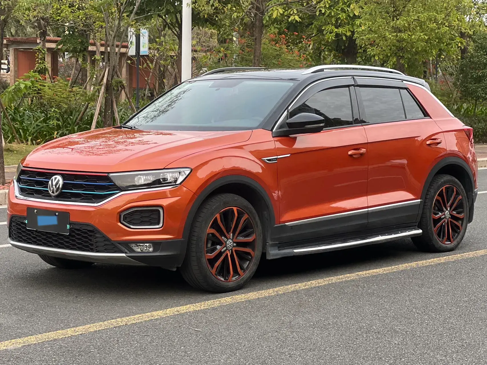2018 VOLKSWAGEN T-ROC view 1