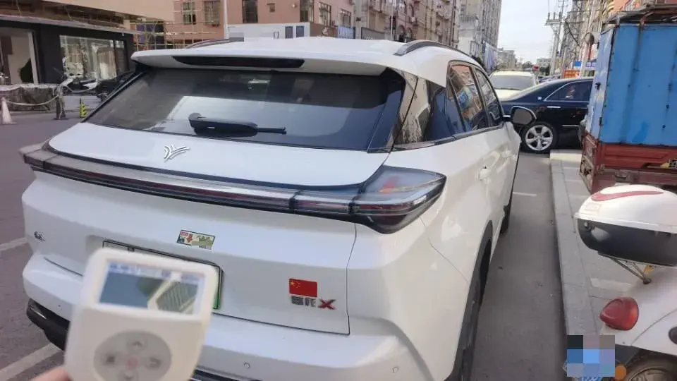 2023 NETA X thumbnail 4