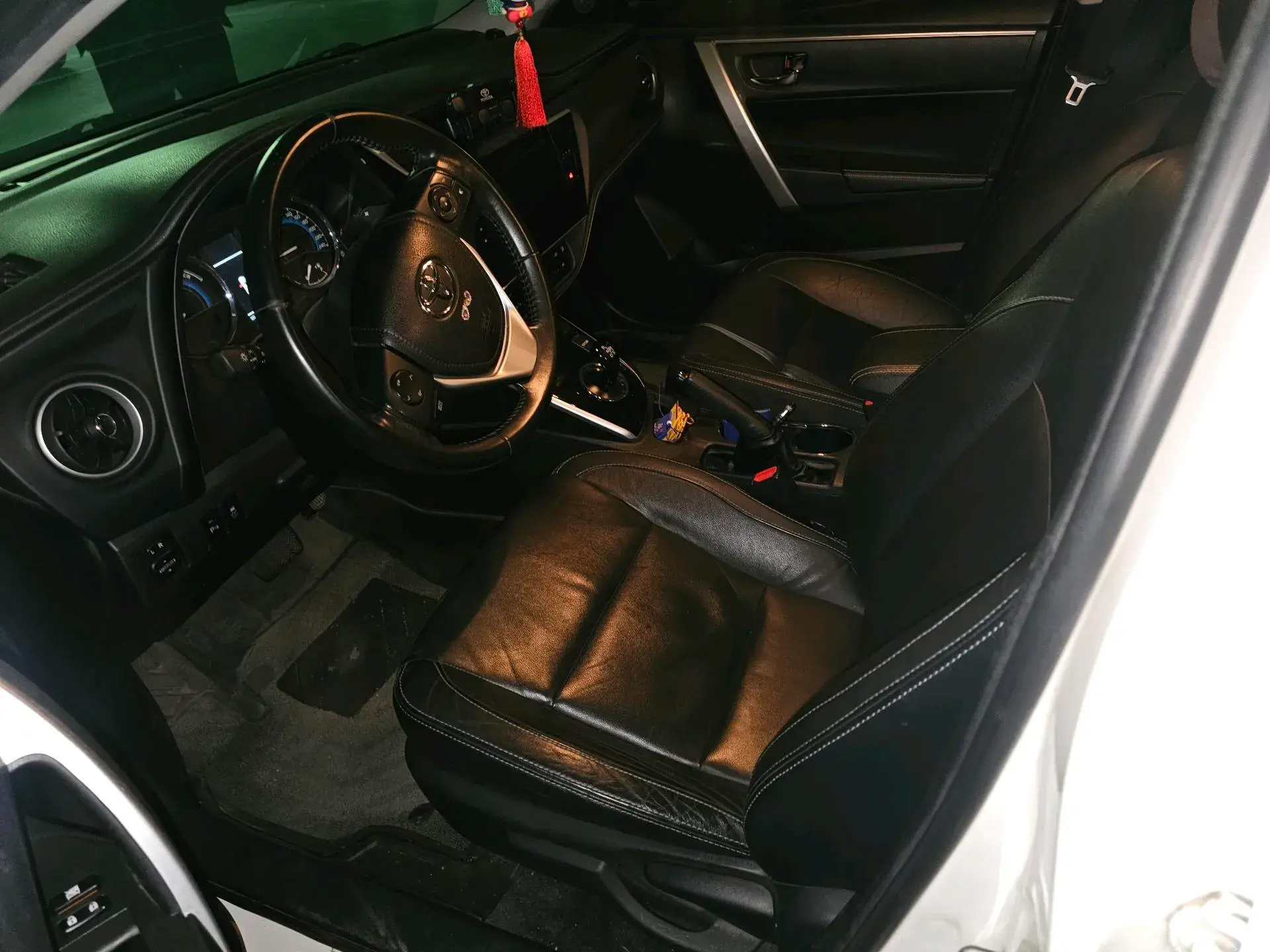 2018 TOYOTA COROLLA thumbnail 2