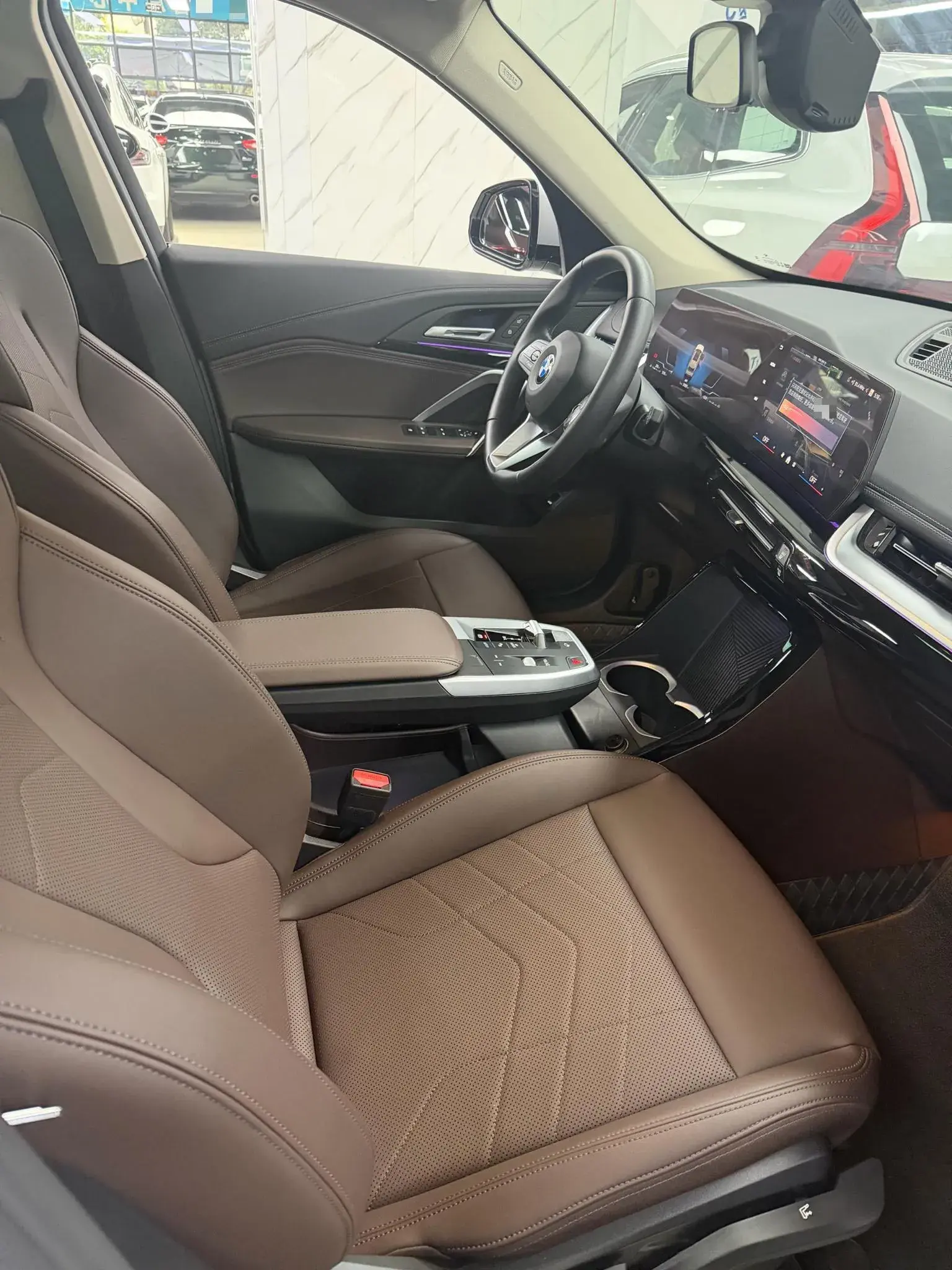 2024 BMW X1 thumbnail 4